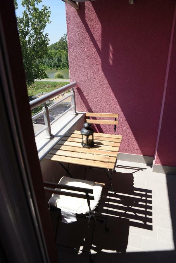 Tamis Kapija Apartment Pančevo Buitenkant foto