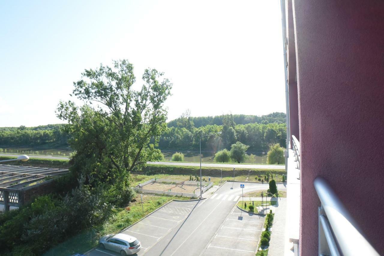 Tamis Kapija Apartment Pančevo Buitenkant foto